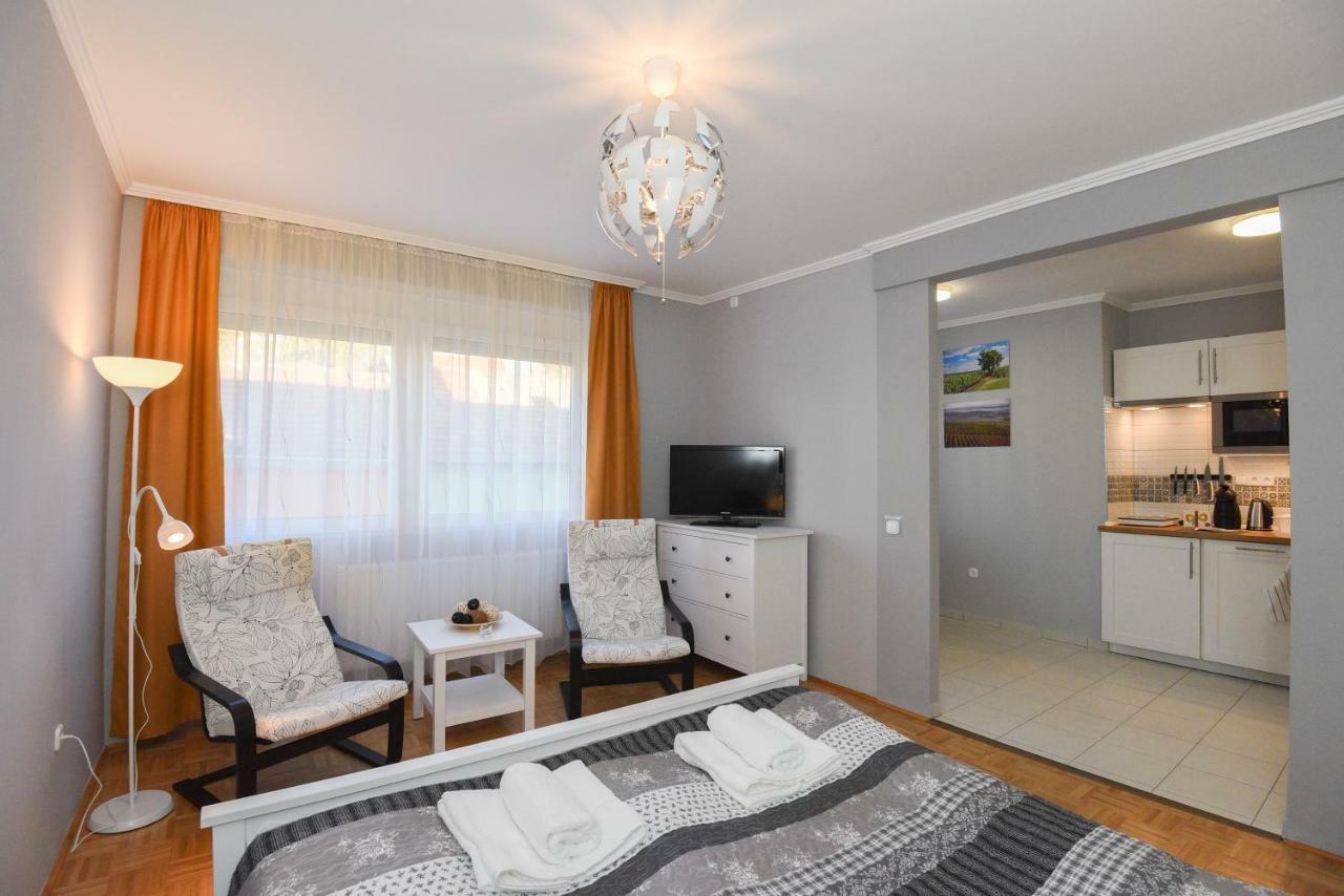 Vitalis Apartman Eger Extérieur photo