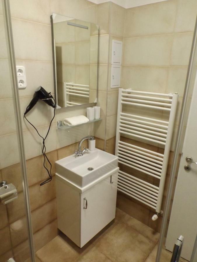 Vitalis Apartman Eger Extérieur photo